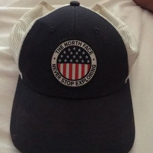 North face “never stop exploring” mesh hat